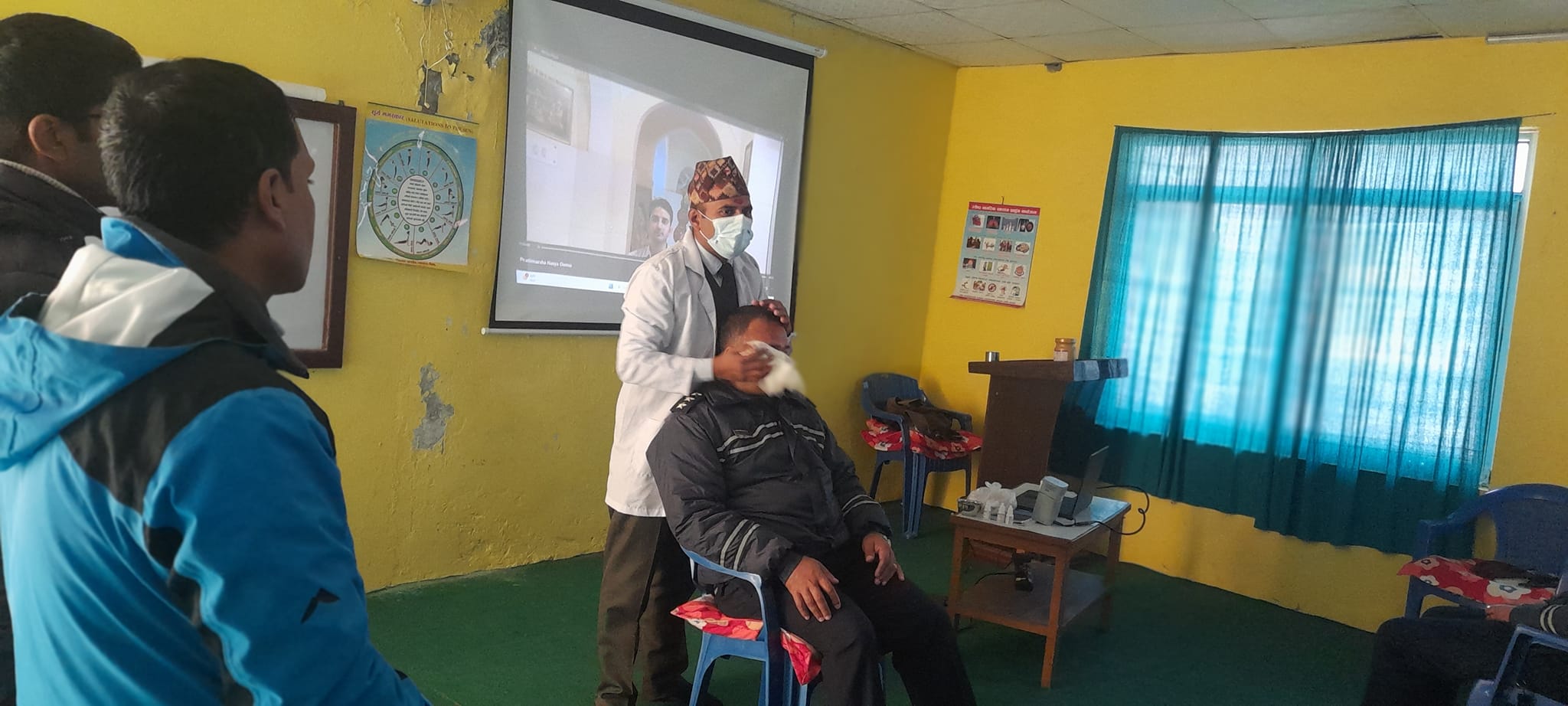 ट्राफिक प्रहरीहरूलाई नस्य कर्म तथा जलनेती क्रिया संचालन कार्यक्रम